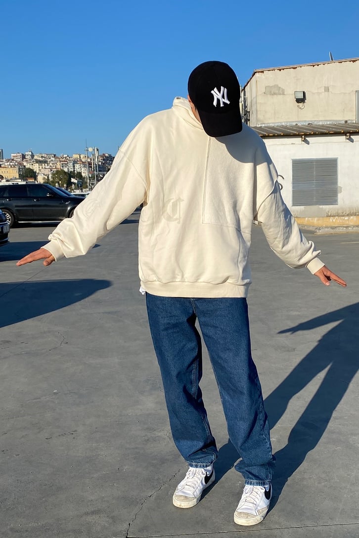 OVERSIZE MINIMAL BASKILI HOODIE