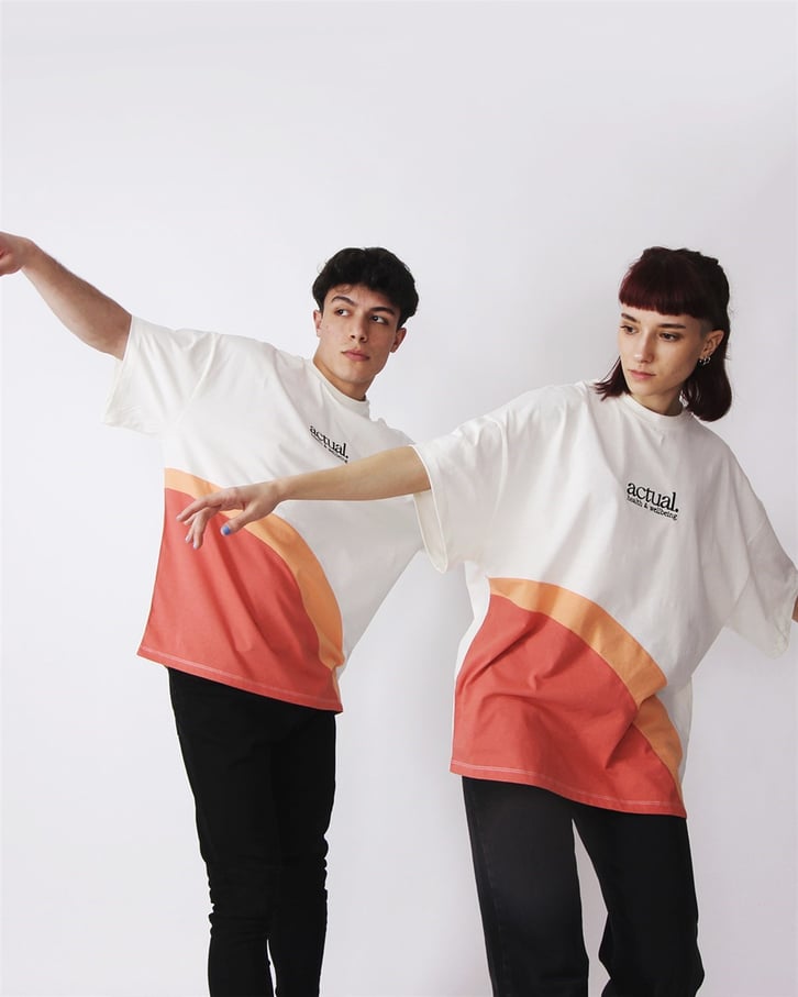 OVERSIZE NAKIŞ İŞLEMELİ TSHIRT
