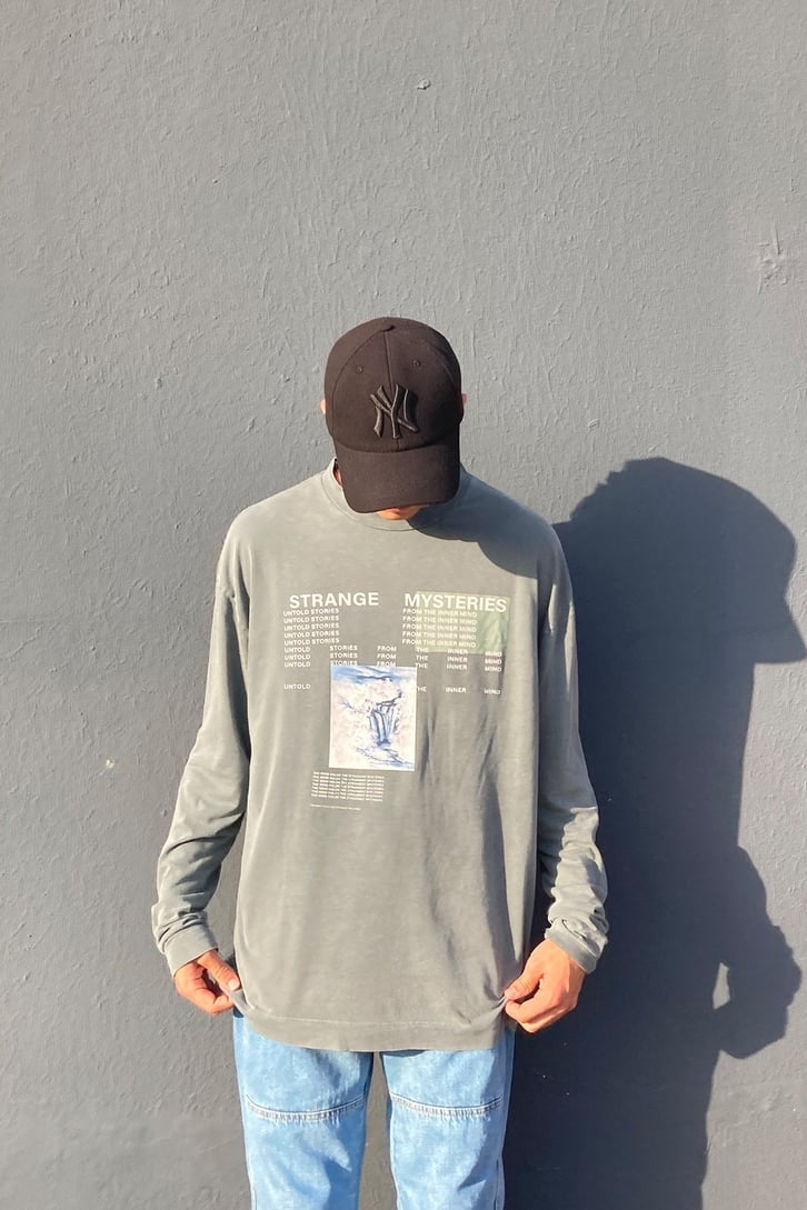 OVERSIZE STRANGE MYSTERIES BASKILI TSHIRT