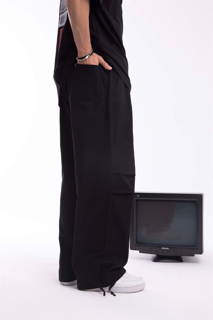 Paça İp Detaylı Siyah Baggy Pantolon