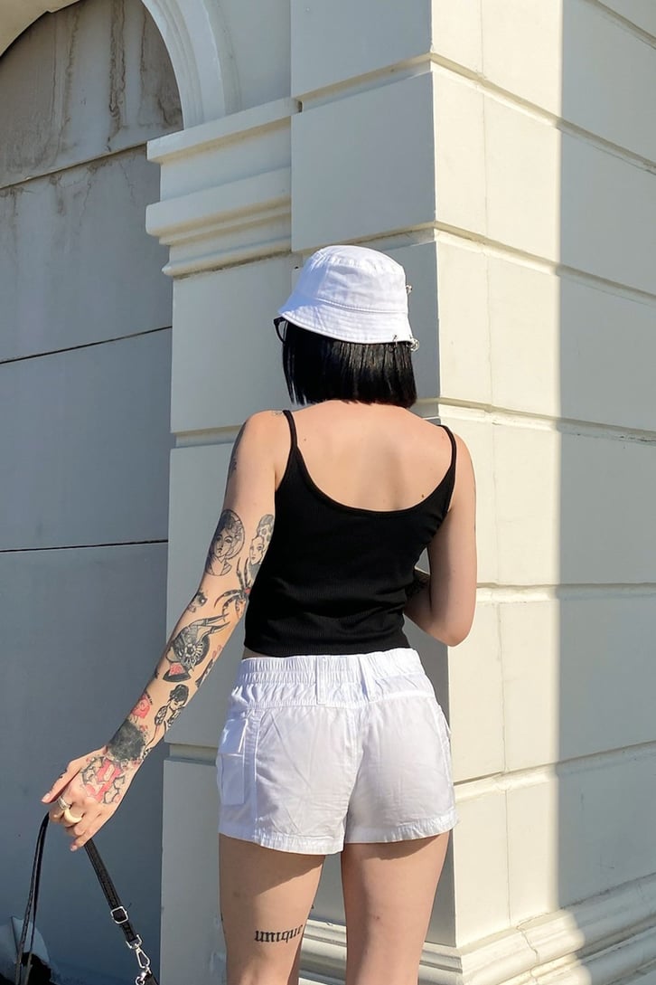 Papatya Nakışlı Siyah Askılı Crop