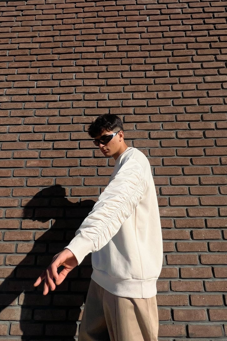 Paraşüt Kumaş Detay Bej Oversize Sweatshirt