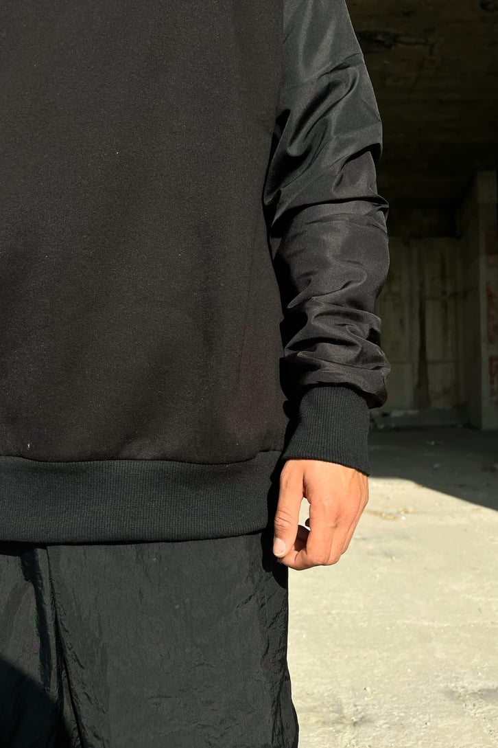 Paraşüt Kumaş Detay Siyah Oversize Sweatshirt