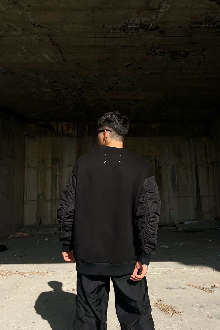 Paraşüt Kumaş Detay Siyah Oversize Sweatshirt