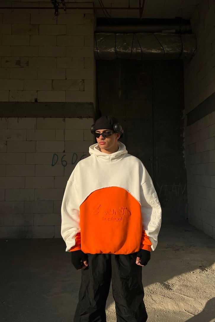 Parçalı Kabartma Baskılı Turuncu İçi Pamuklu Oversize Hoodie