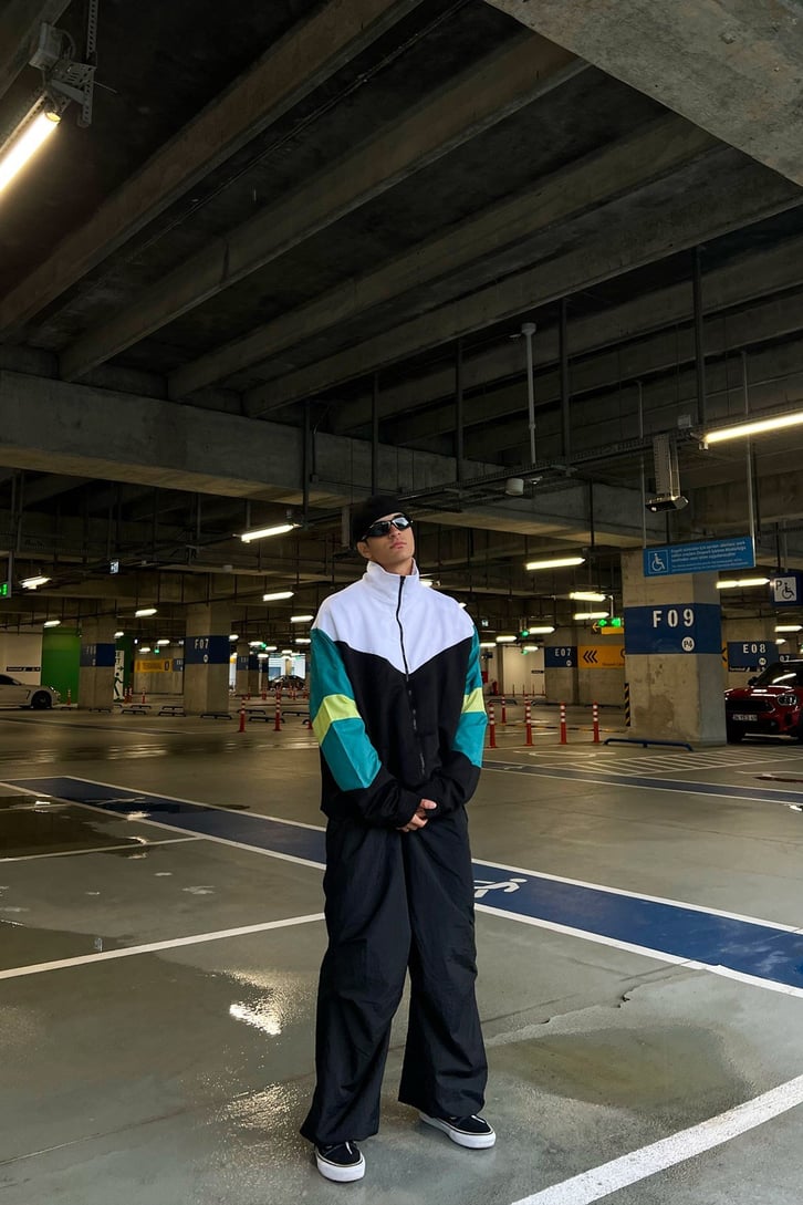 Parçalı Siyah Zipper Ceket