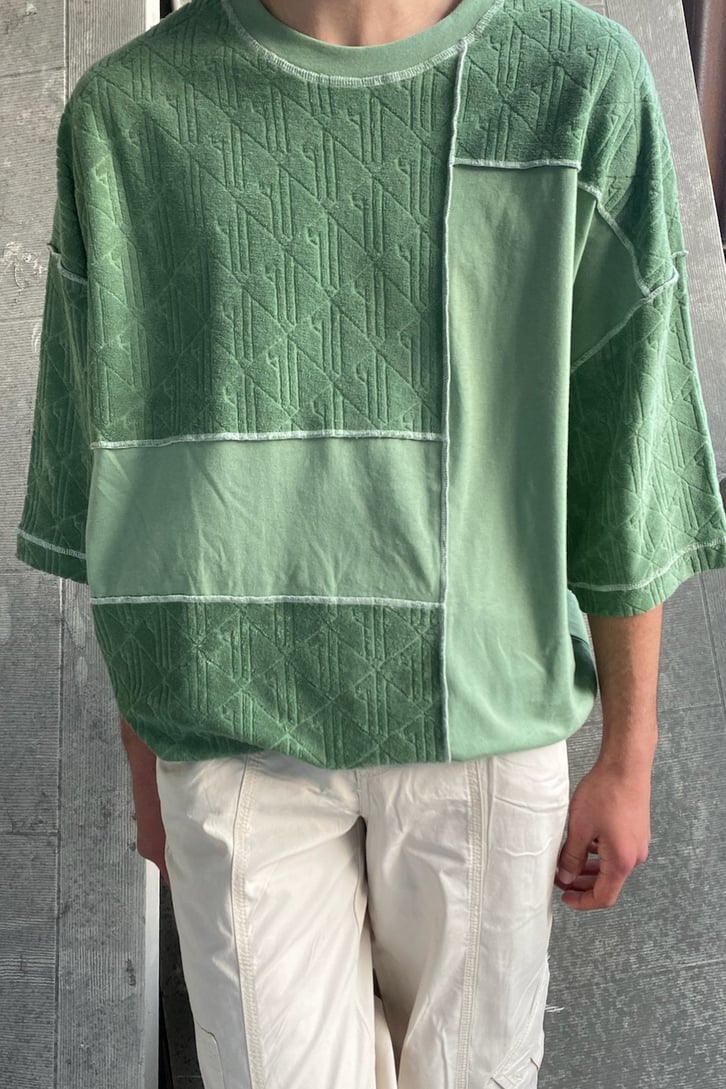 Partial Glyph Desenli Yeşil Oversize Tshirt