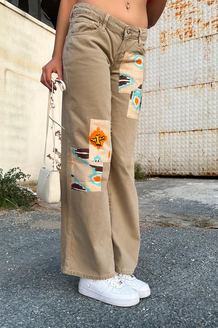 Patch Detay Bej Baggy Jean