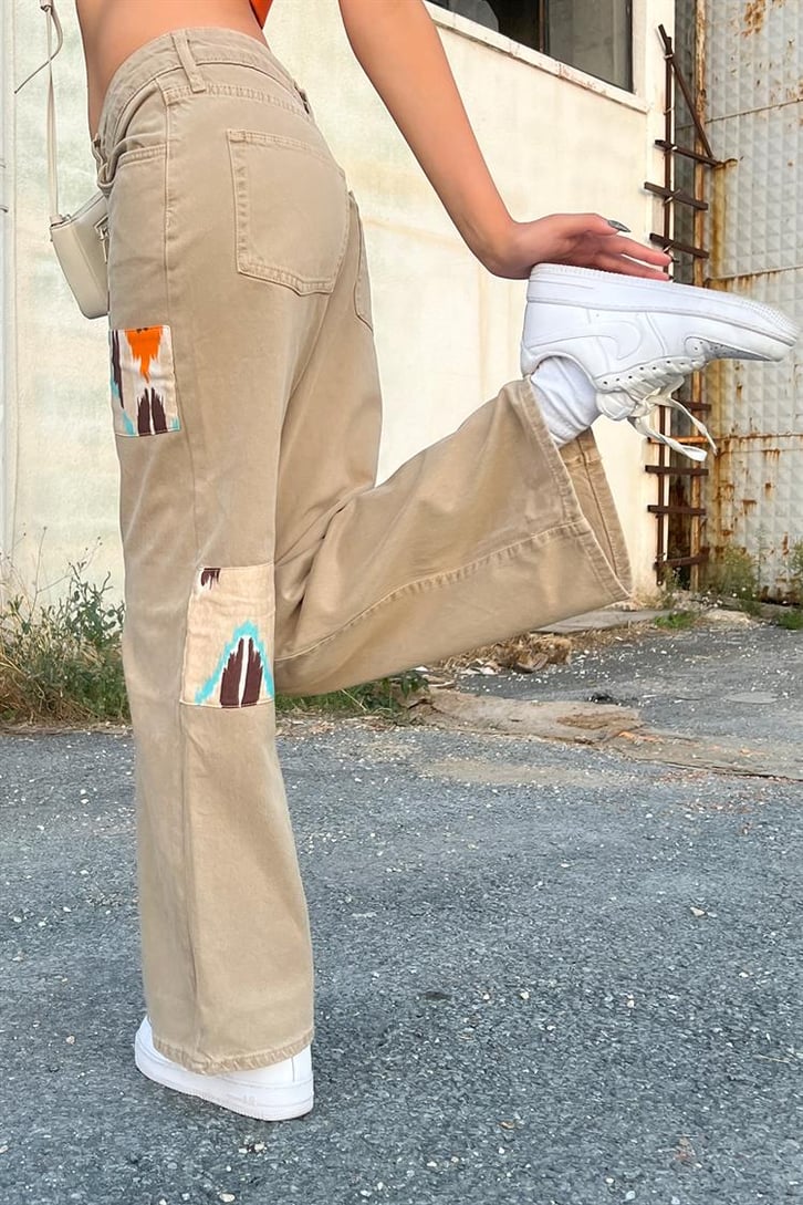 Patch Detay Bej Baggy Jean