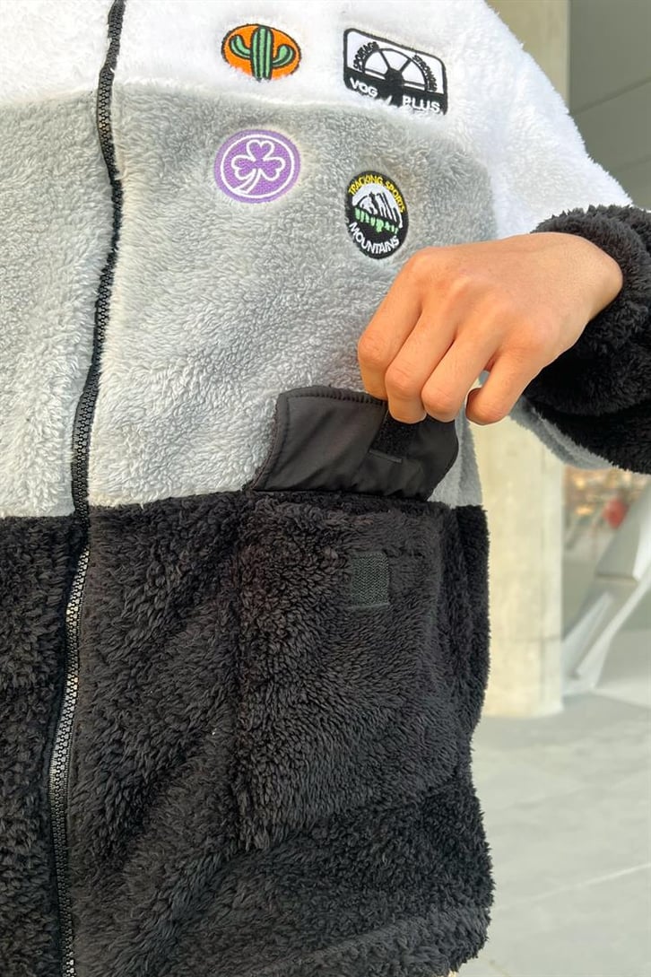 Patch Detay Parçalı Siyah Peluş Ceket