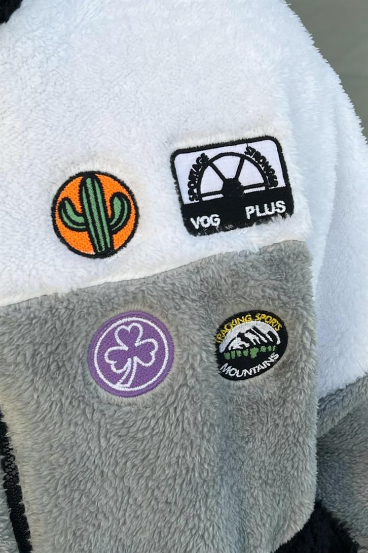 Patch Detay Parçalı Siyah Peluş Ceket