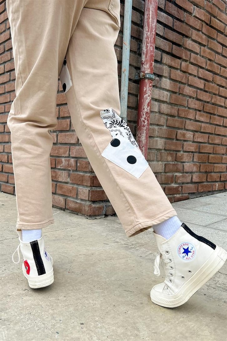Patch Detaylı Krem Baggy Jean