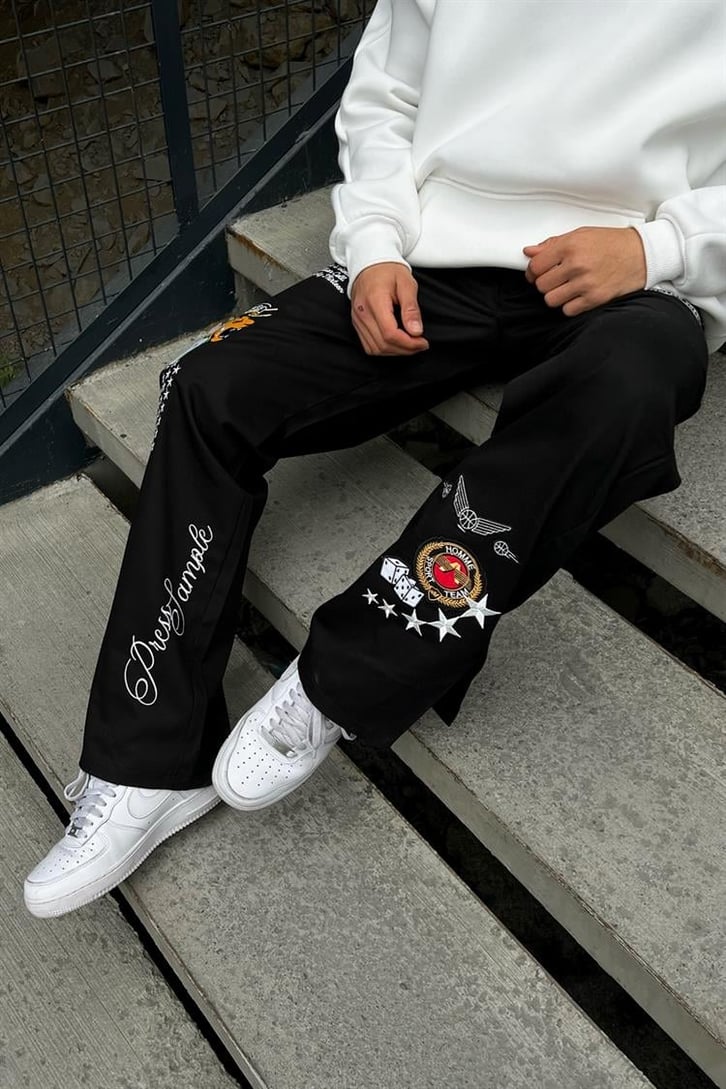 Patch Detaylı Siyah Baggy Pantolon