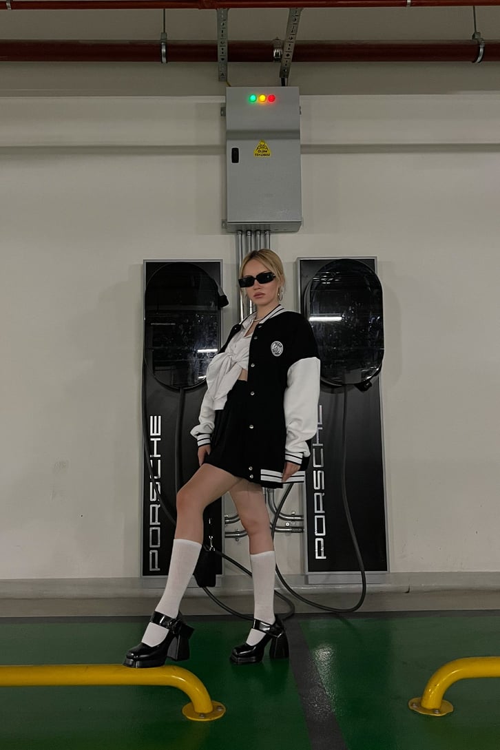 Pileli Siyah Mini Etek