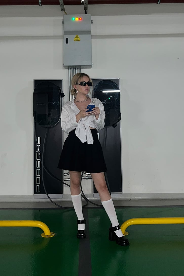 Pileli Siyah Mini Etek