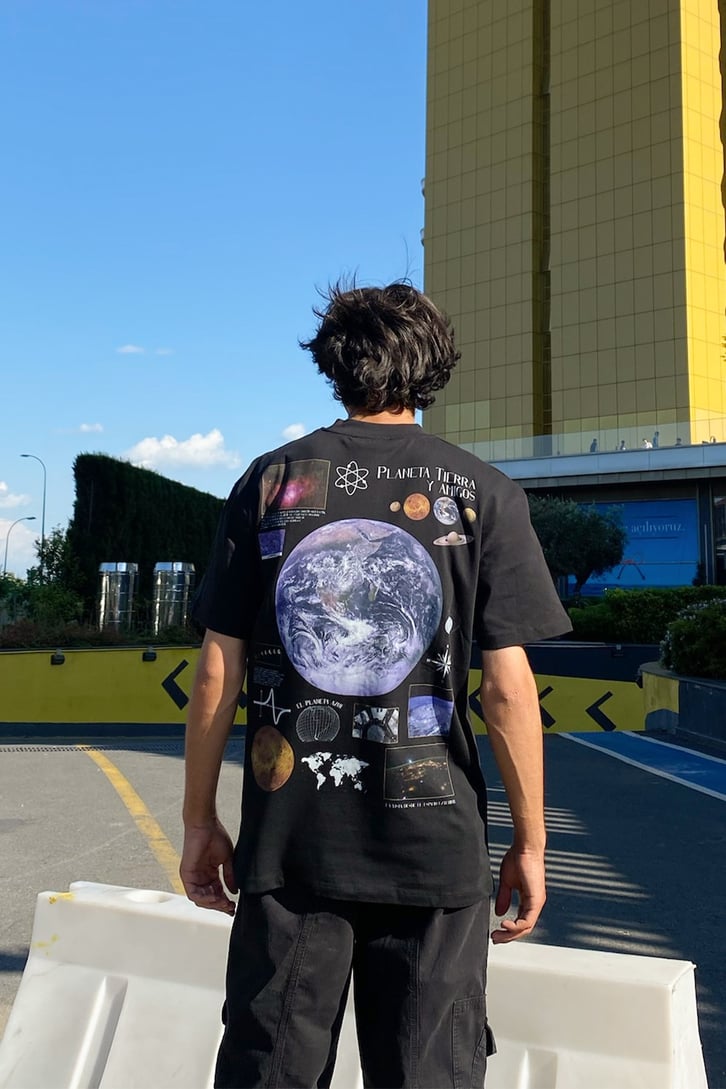 Planeta Tierra Sırt Baskılı Siyah Oversize Tshirt