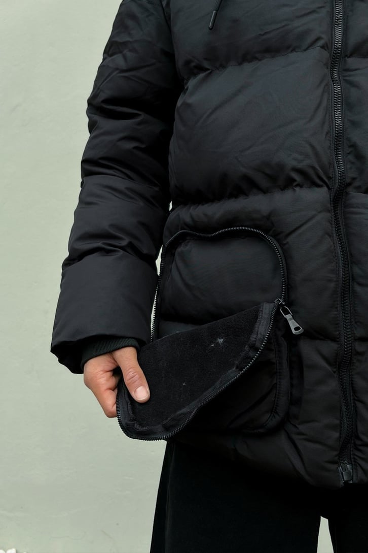 Pocket Detail Siyah Şişme Mont