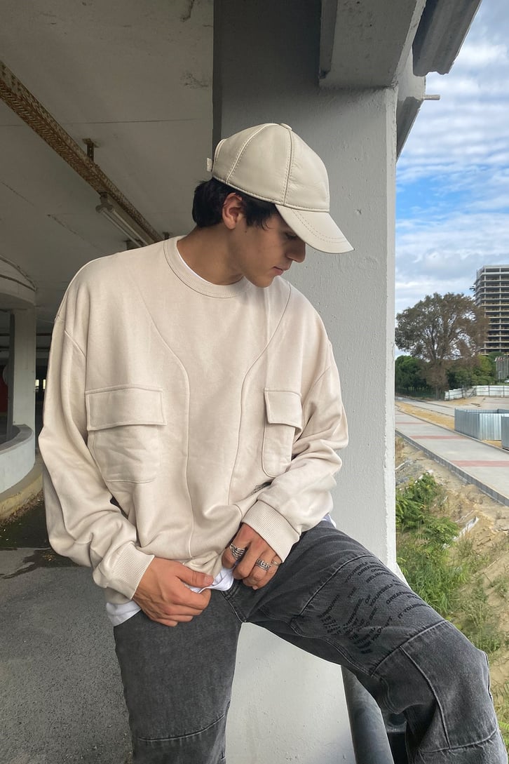 POCKET SWEATSHIRT