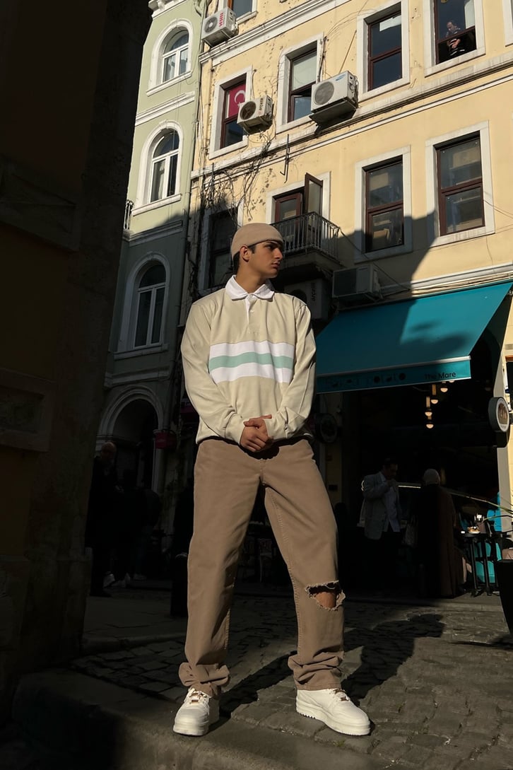 Polo Yaka Şeritli Bej Sweatshirt
