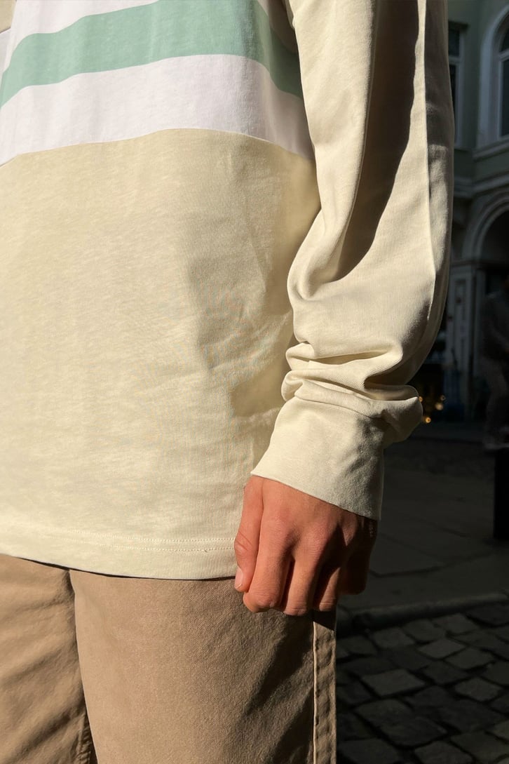 Polo Yaka Şeritli Bej Sweatshirt