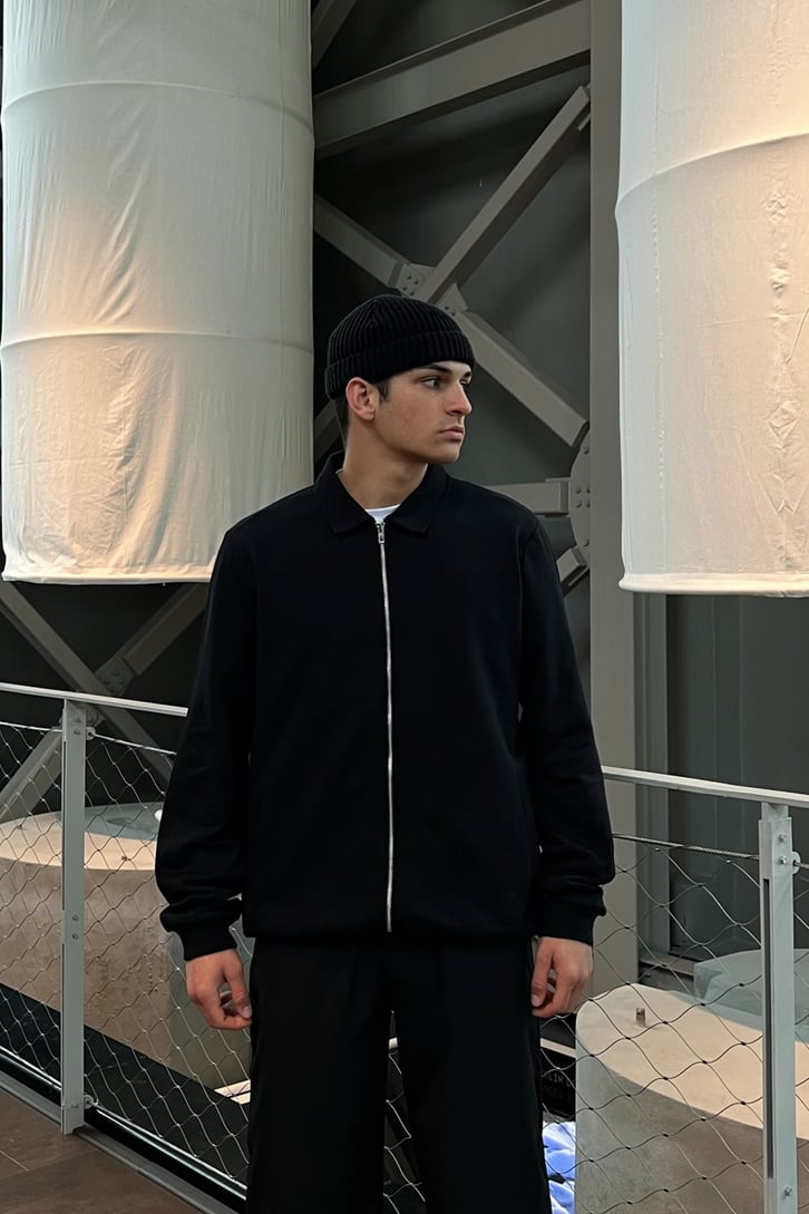 Polo Yaka Siyah Zipper Ceket