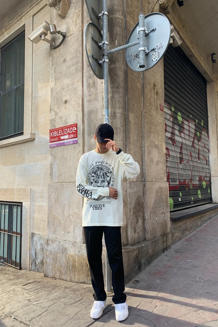 POSITIVE VIBES BASKILI OVERSIZE LONG SLEEVE TSHIRT