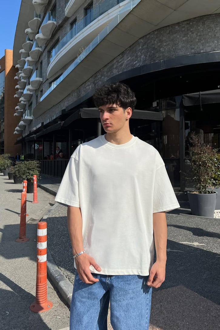 Premium Basic Beyaz Oversize Tişört