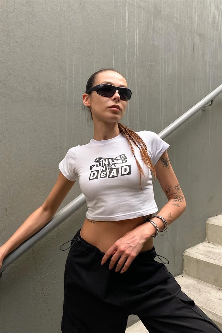 Punks Not Dead Baskılı Crop