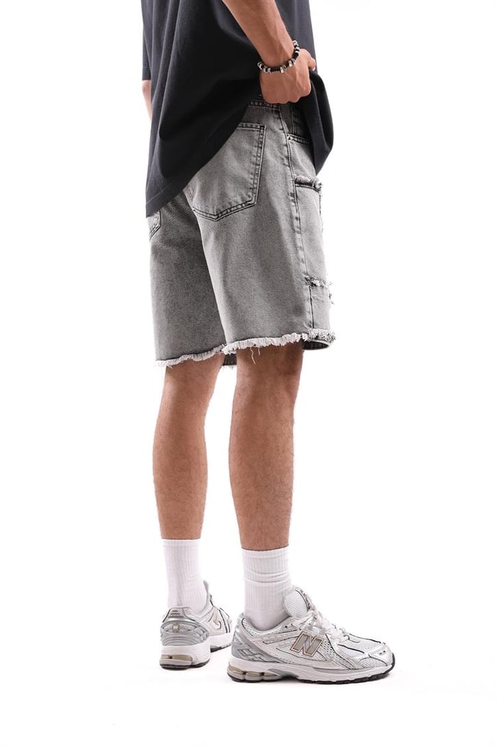 Püskül Detaylı Acid Wash Jean Şort