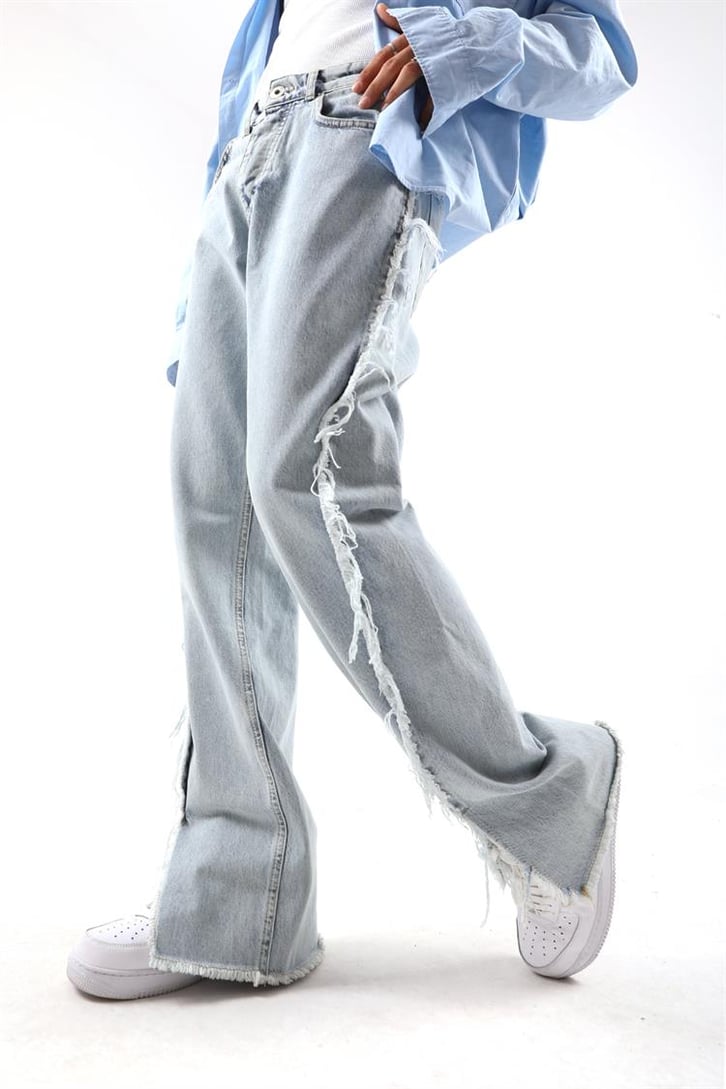 Püskül Detaylı Yırtmaçlı Baggy Jean