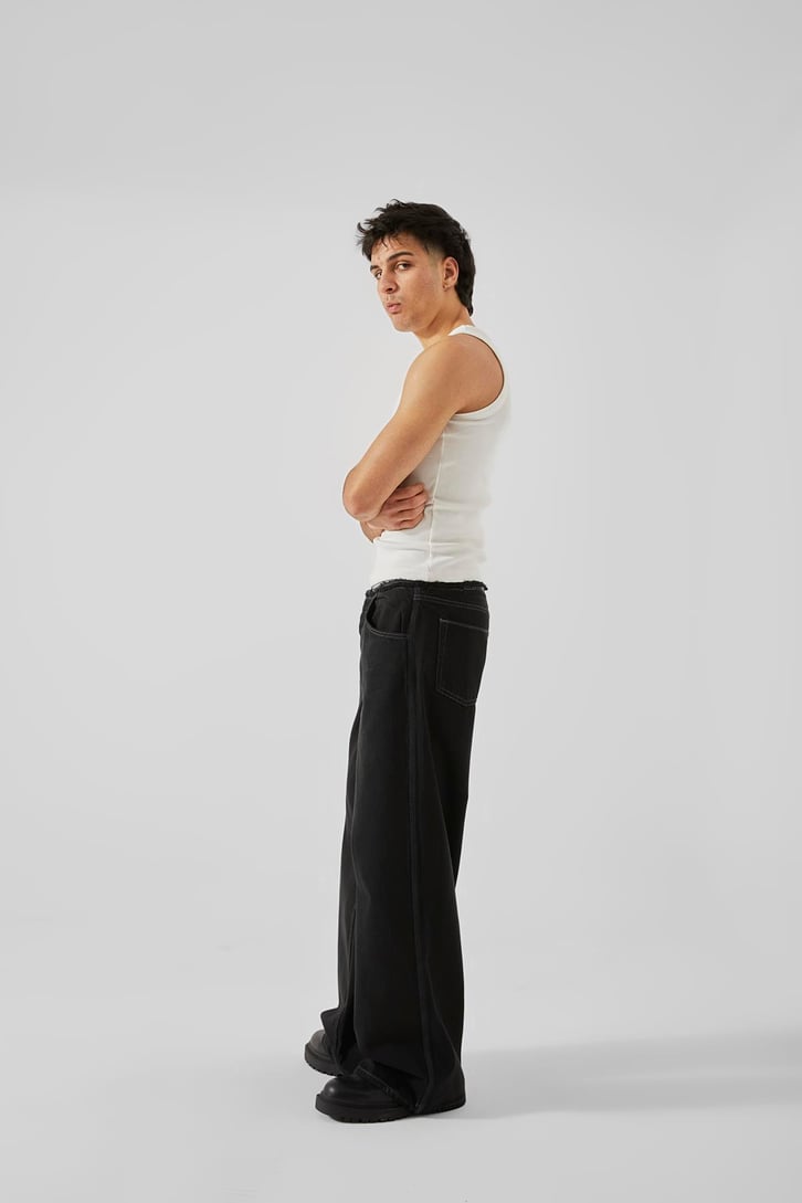 Püskül Kemerli Siyah Baggy Jean