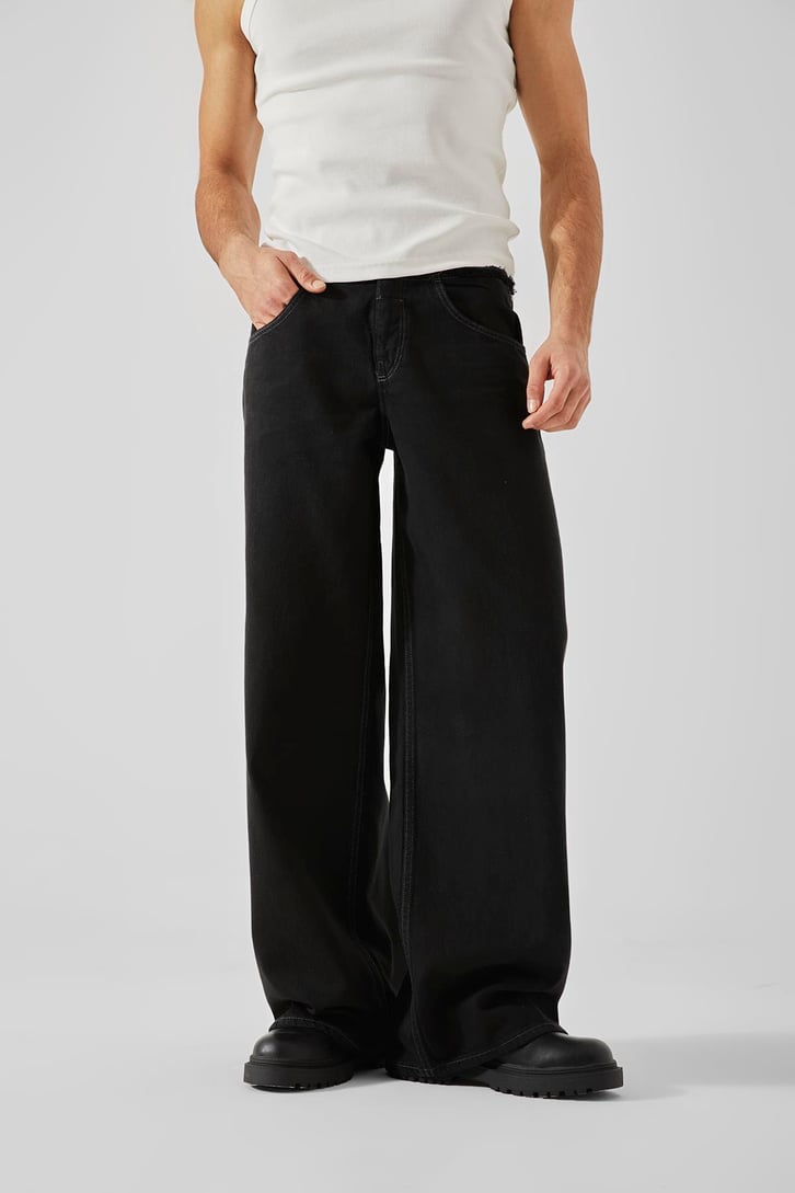 Püskül Kemerli Siyah Baggy Jean