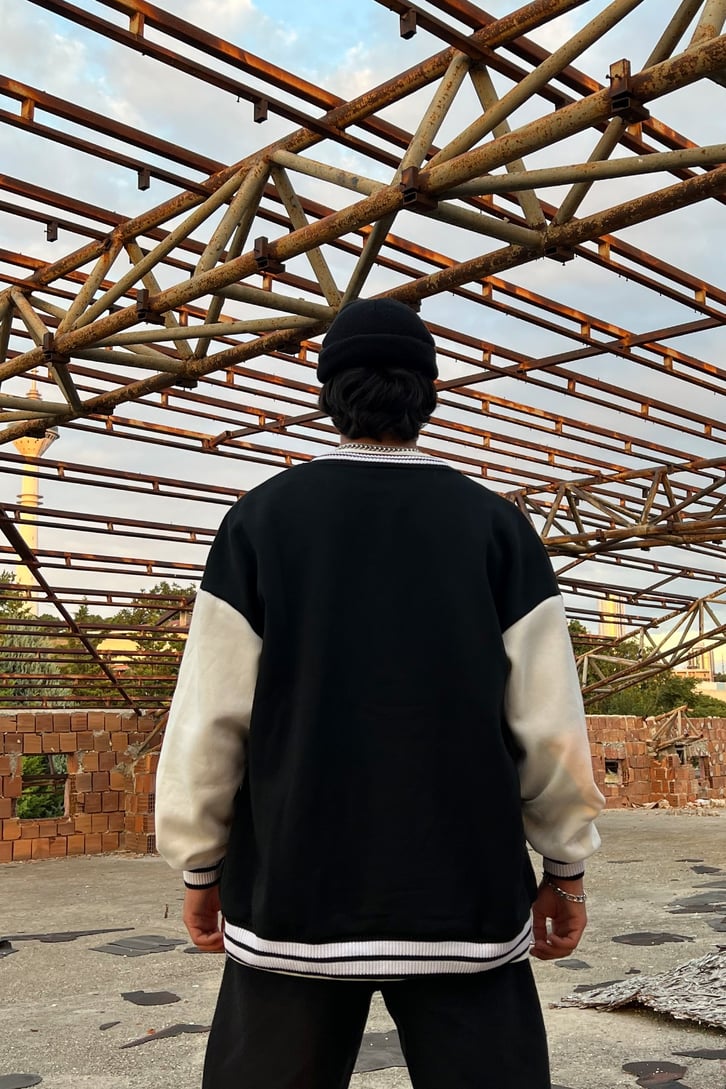 R Letter Baskılı Siyah Kolej Ceket