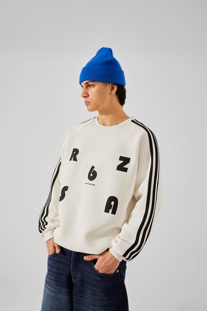 R6 Baskılı Beyaz Oversize Sweatshirt