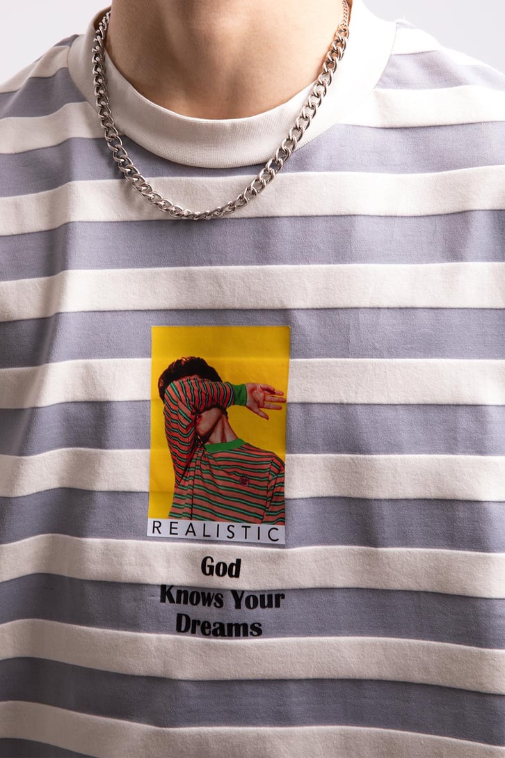 Realistic Baskılı Çizgili Gri Oversize Tshirt