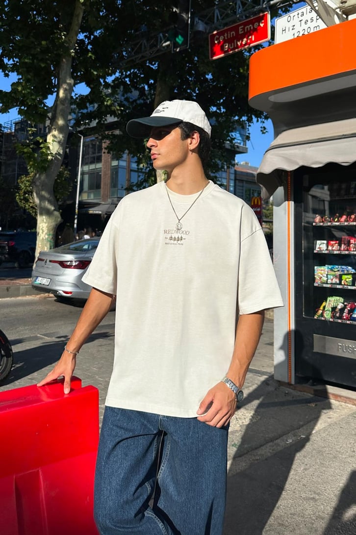 Red Wood Nakışlı Oversize Tişört