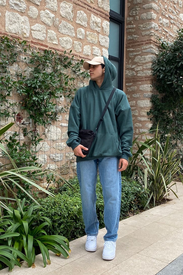 REGULAR FIT BASIC HOODIE