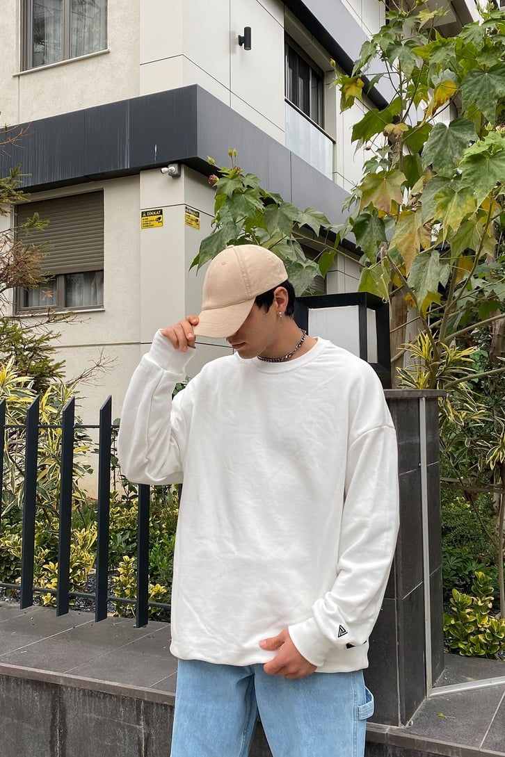 REGULAR FIT BASIC SWEATSHIRT