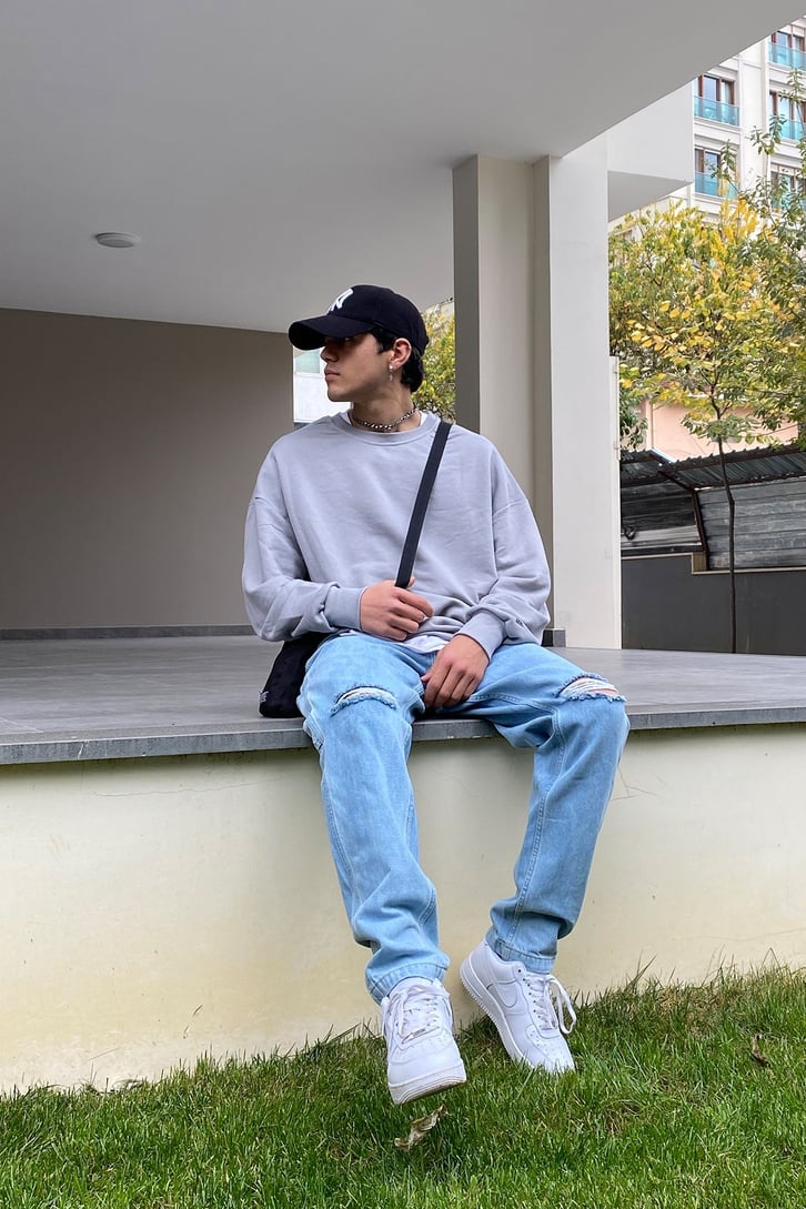 REGULAR FIT BASIC SWEATSHIRT