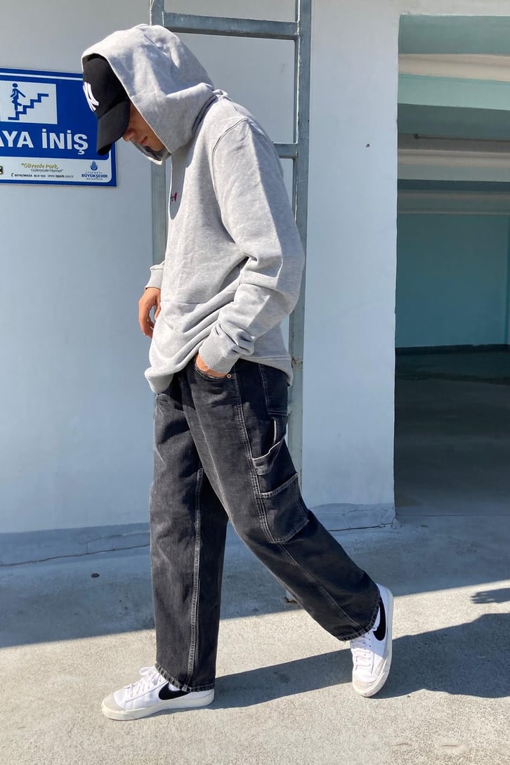 REGULAR FIT HOODIE