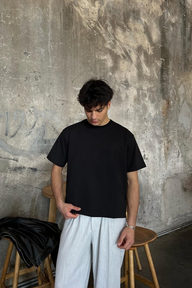 Regular Fit Siyah Basic Tişört