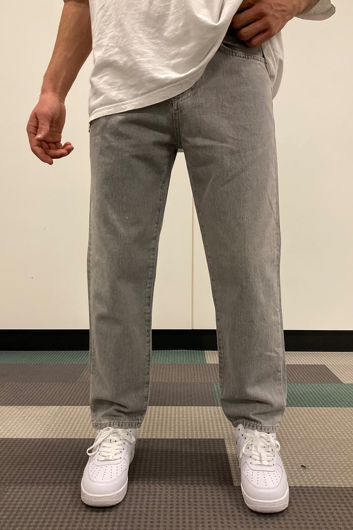 REGULAR FIT TAŞLAMALI JEAN