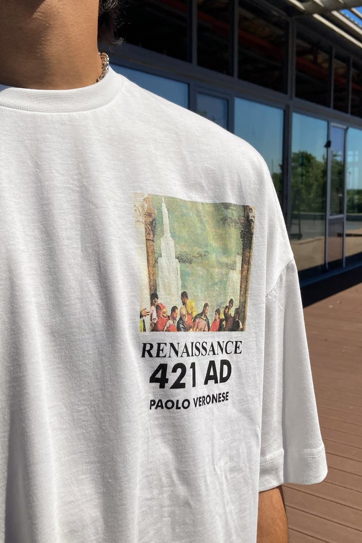Renaissance Baskılı Beyaz Oversize Tshirt