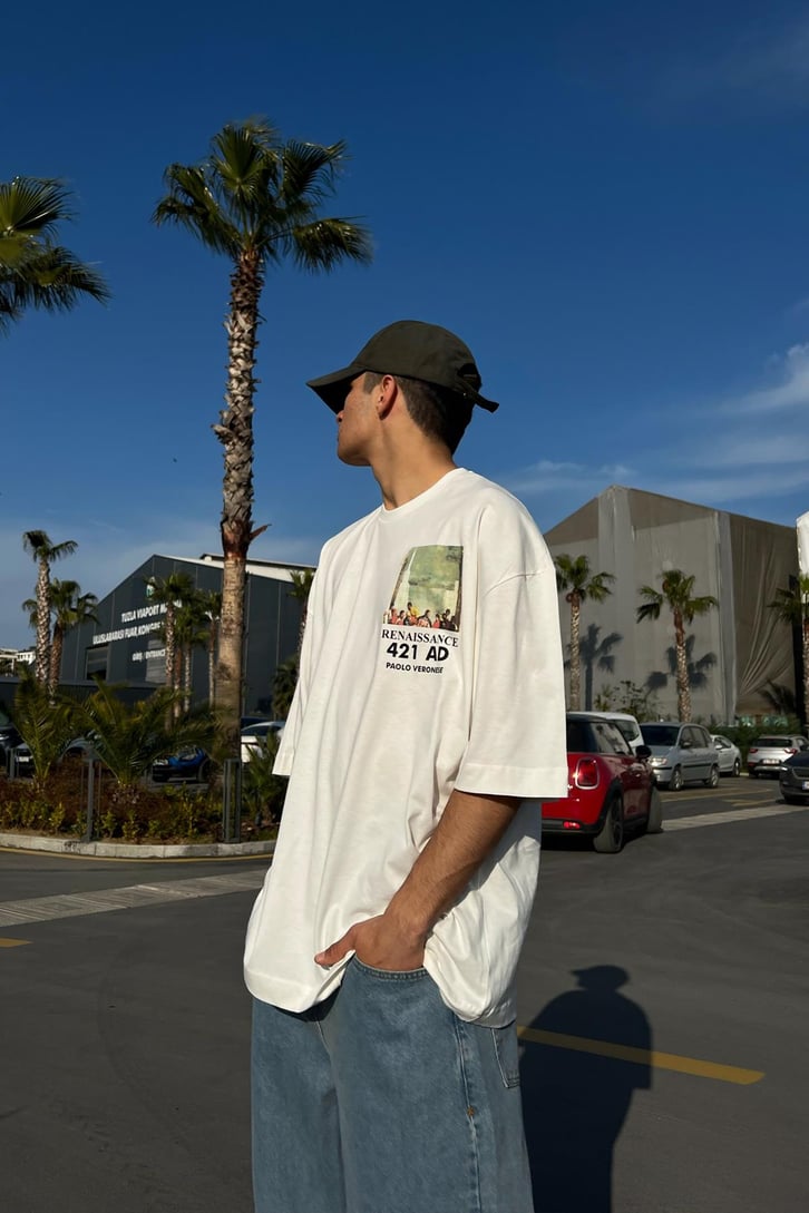 Renaissance Baskılı Ekru Oversize Tshirt