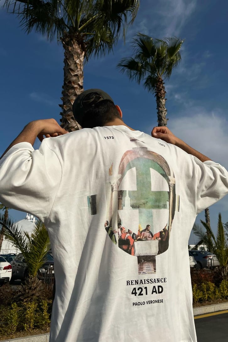 Renaissance Baskılı Ekru Oversize Tshirt