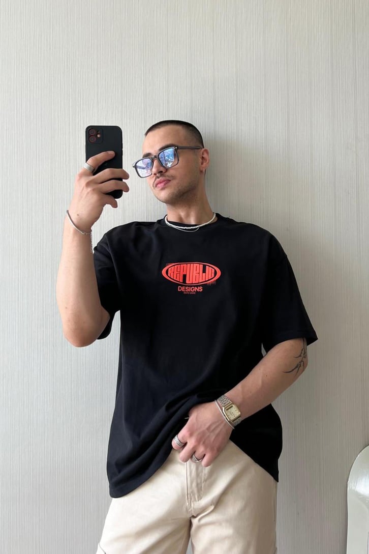 Republic 02 Baskılı Oversize Tişört