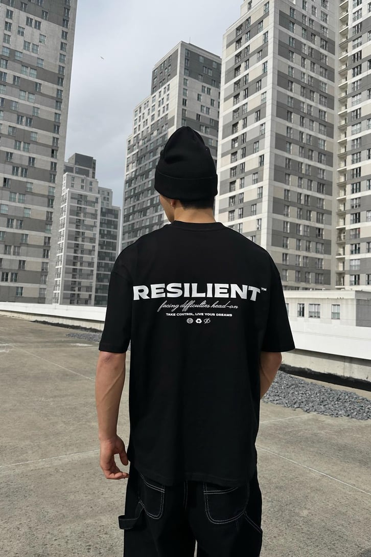 Resılıent Baskılı Siyah Oversize Tişört