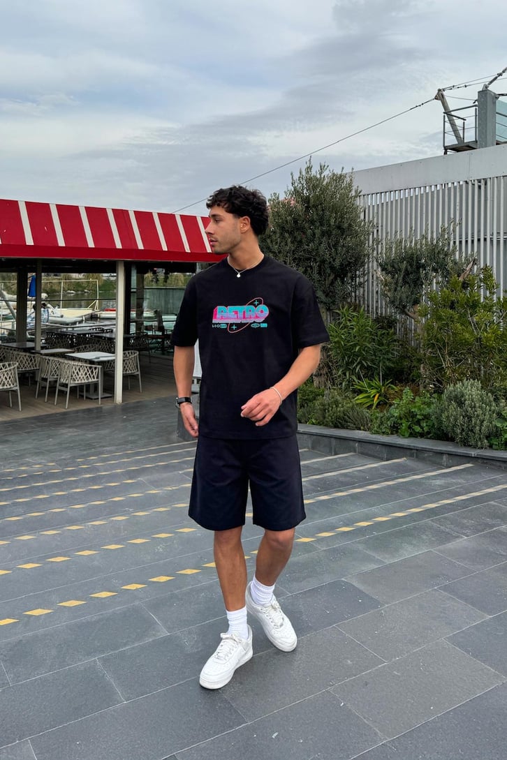 Retro Nakışlı Oversize Tişört