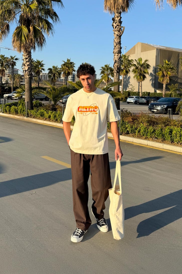 Retro Nakışlı Oversize Tişört