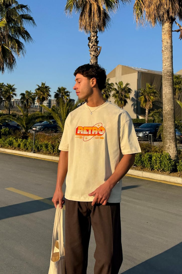 Retro Nakışlı Oversize Tişört